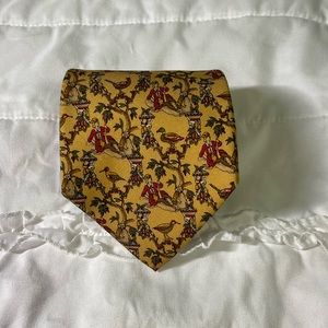 Salvatore Ferragamo Gold and Red Printed Tie 56 Inches Long 100% Silk Italian